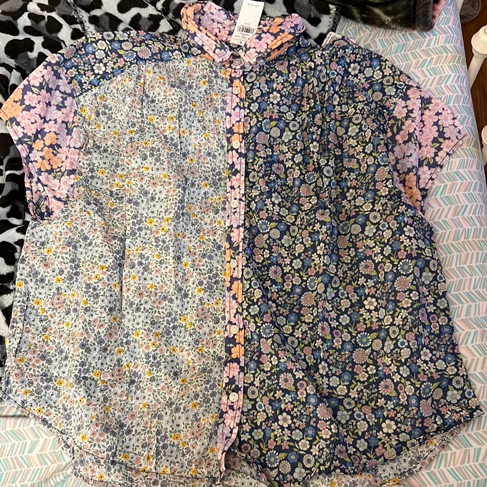 American Eagle floral shirt